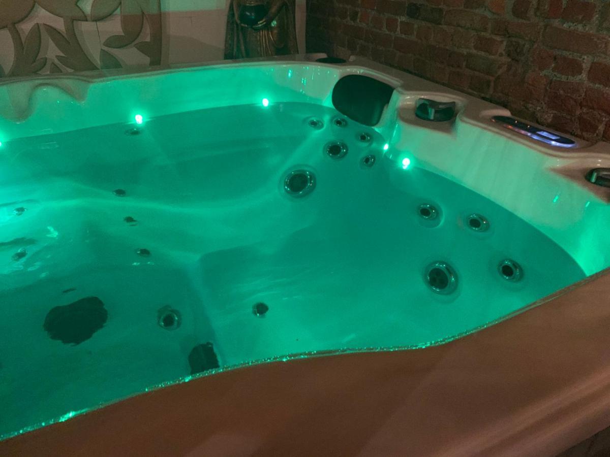 Nice And Cosy Place With Jacuzzi And Sauna To Relax In The Centre Of Антверпен Экстерьер фото